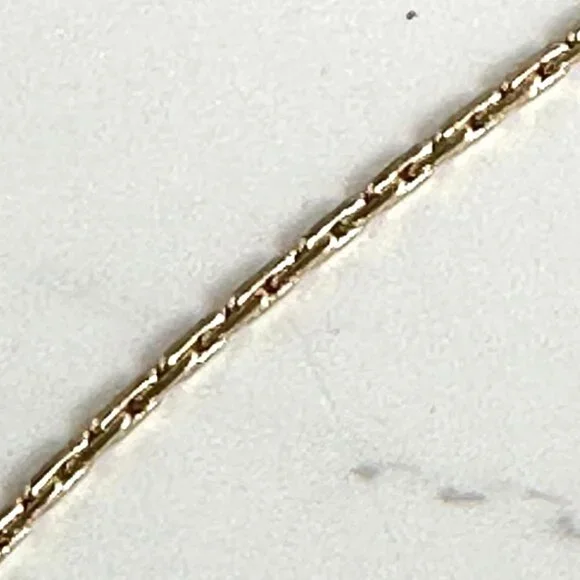 Delicate Gold Tone Chain Necklace 18" Thin Design Women's Jewelry - Picture 6 of 7